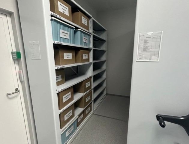 Стационарные стеллажи для хранения документов в коробах
